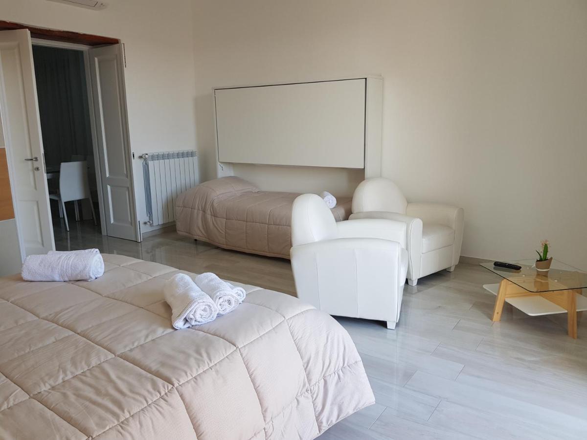 Al Teatro Verdi Luxury Apartment Salerno Exterior foto